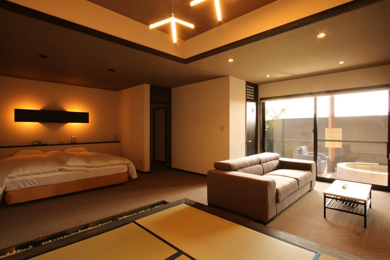 Uedaya Hotel Yamaga Екстериор снимка